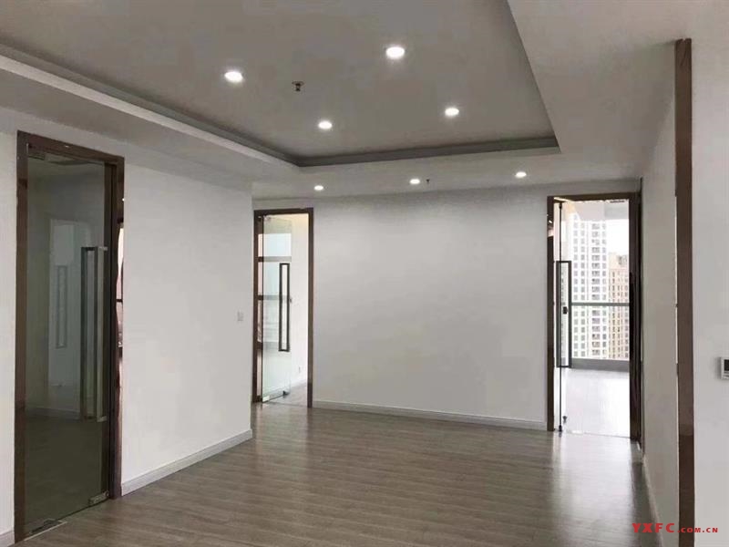 萬達(dá)廣場，高端寫字樓，中高層，213平方，高檔裝修，中央空調(diào)，8000月，隨時看